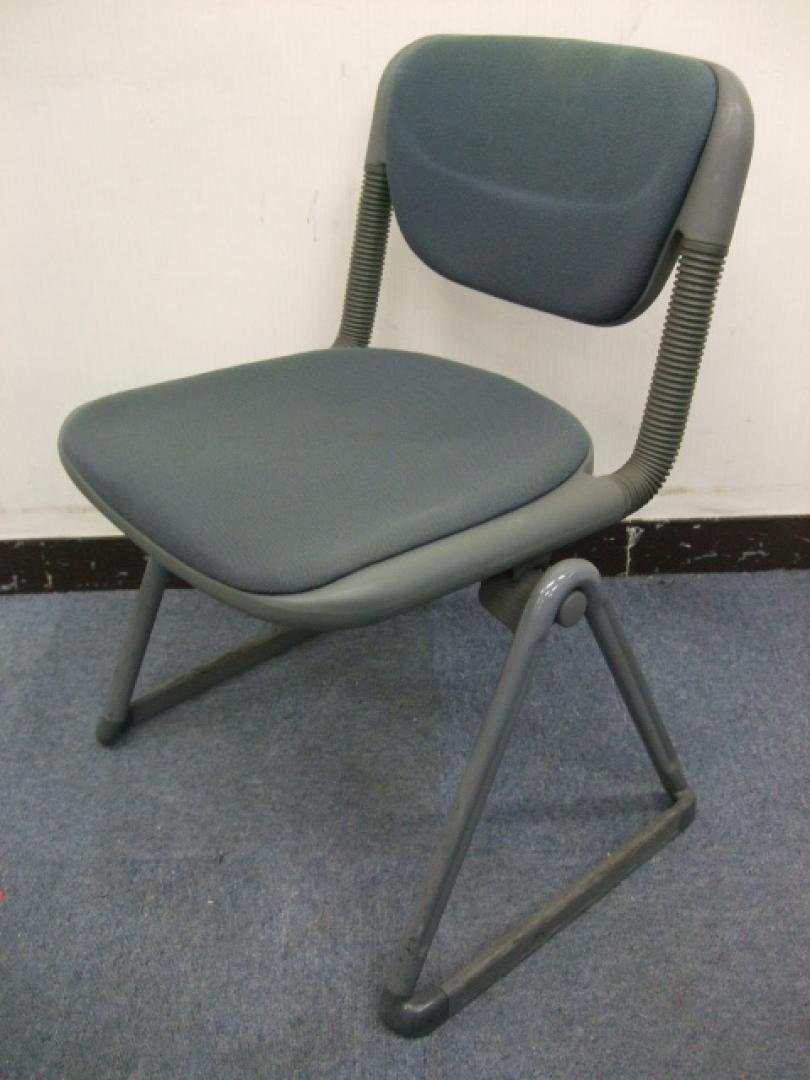 ミーティングチェアにも快適さを！座り心地のいいチェアです。
                        バーテブラチェア
                                    中古
            