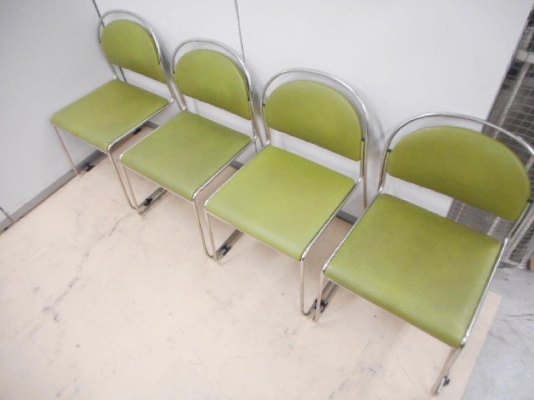 【4脚セット】スタッキングチェア■グリーン・国内メーカー品
                        
                                    中古
            