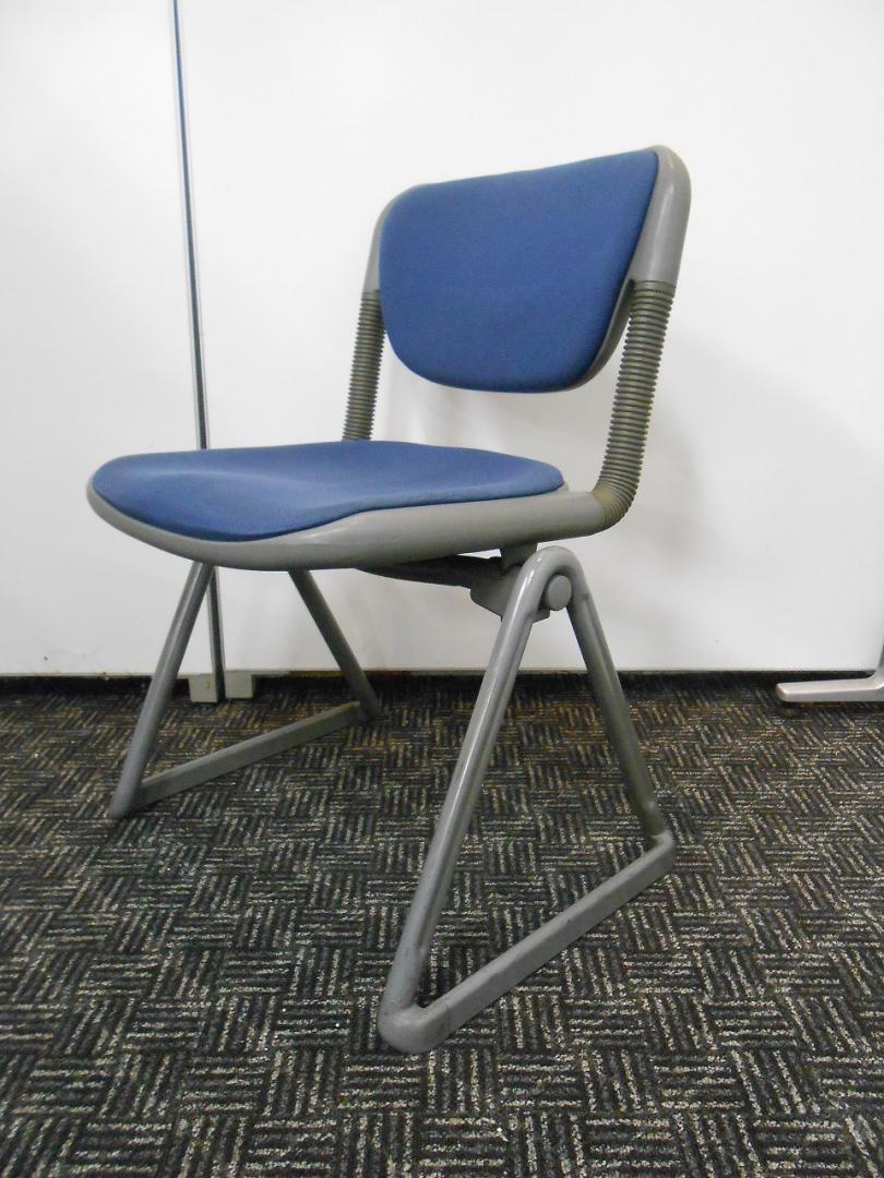 【会議用チェア】◆16脚の大量入荷◆便利なスタッキングチェアが入荷◆【ロット】
                        
                                    中古
            