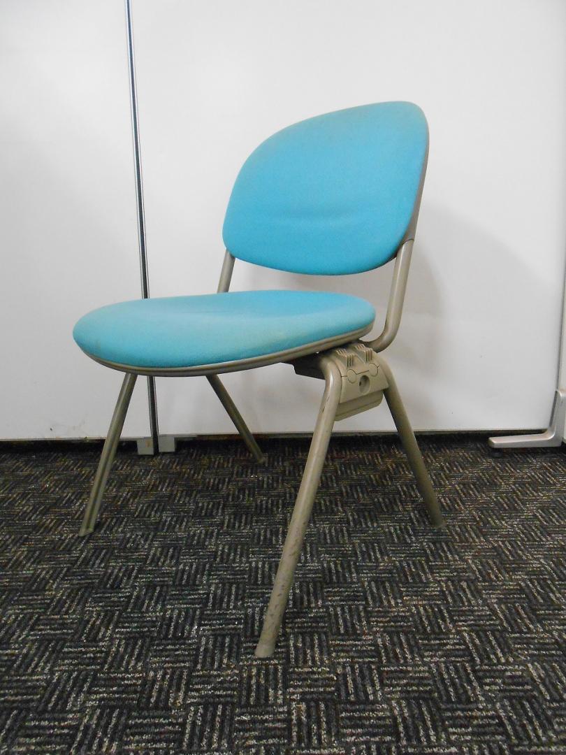 【会議用椅子】◆22脚の大量入荷商品です！！！■国産メーカースタッキングチェア【ロット】
                        
                                    中古
            