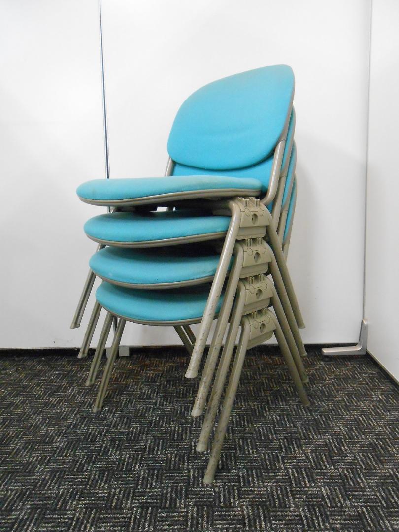【会議用椅子】◆便利なスタッキングチェア×４脚セットが入荷しました◆【セット商品】
                        
                                    中古
            