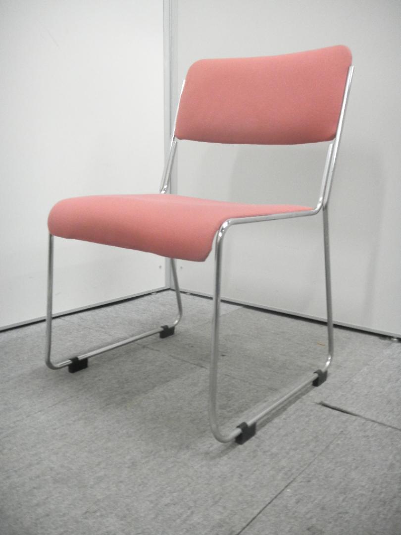 明るいレッドカラーのチェア入荷！休憩室やミーティングスペースにピッタリ！
                        
                                    中古
            