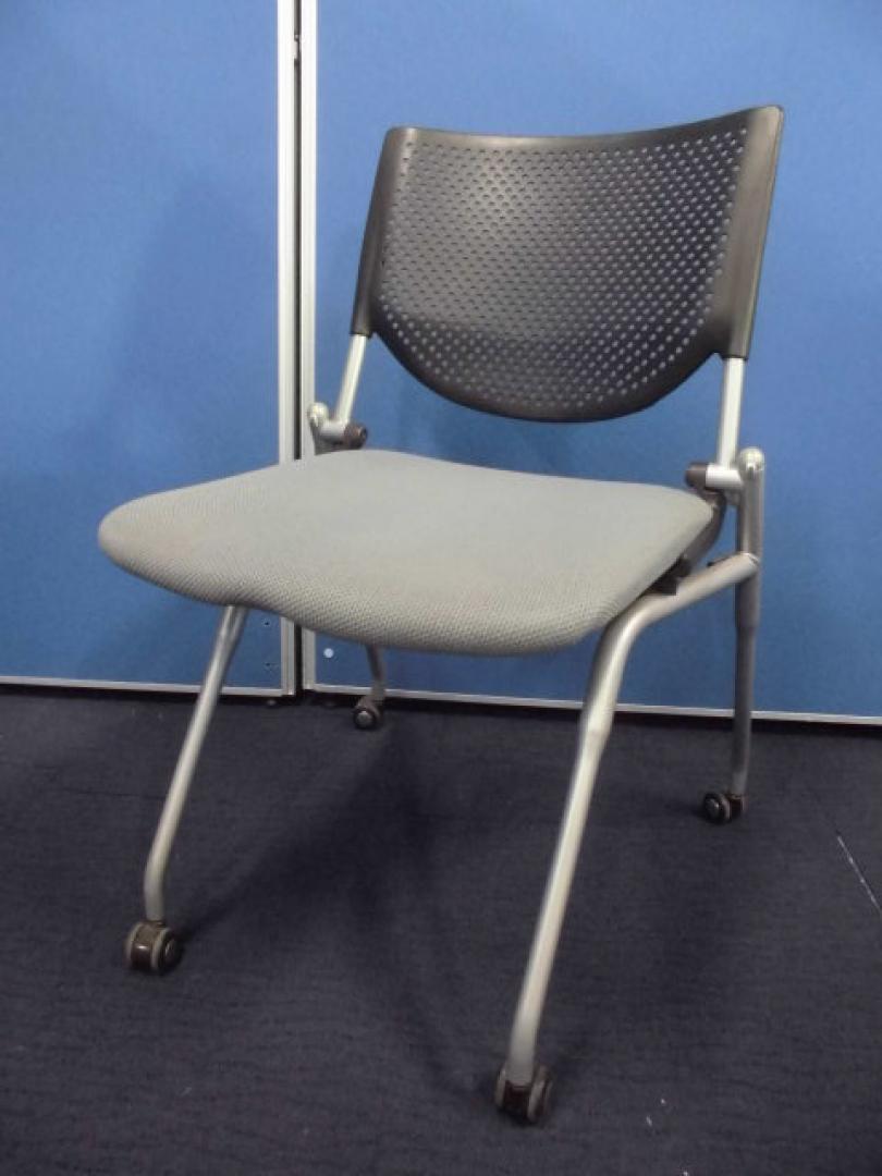 【定番商品】オカムラ製ネスティングチェア｜プロスタック｜グレー×ブラック
                        プロスタック
                                    中古
            