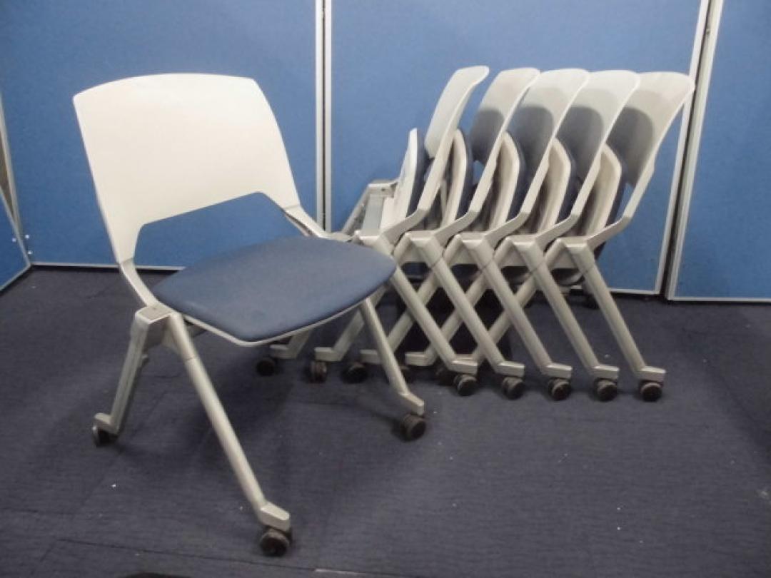 【ネスティング/スタッキング両用】ミーティングチェア6脚セット｜ブルー×ホワイト｜キャスター付【オシャレデザイン】【セット】
                        
                                    中古
            