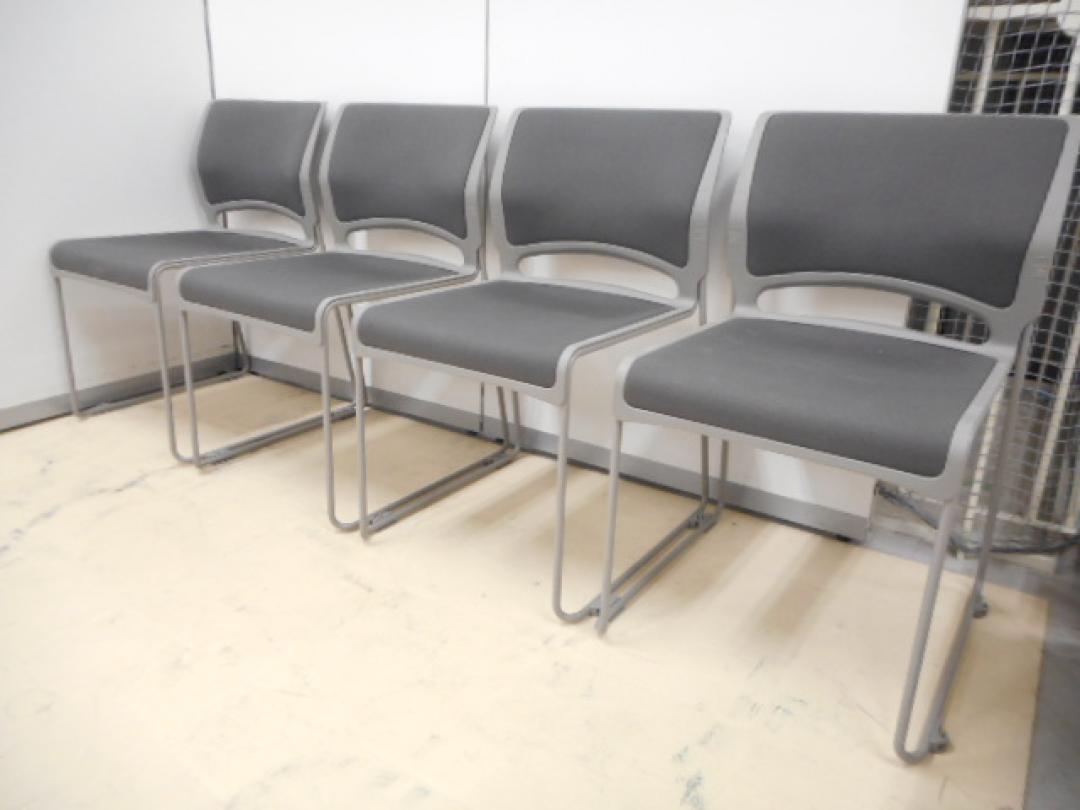 【4脚セット】スタッキングチェア■グレー・お得なセット商品！
                        
                                    中古
            