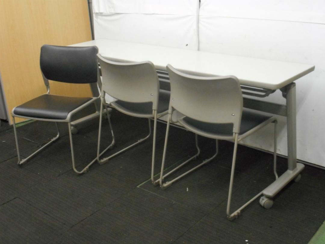 【セット商品】オカムラ製　幅1800 奥行450　サイドスタックテーブル　+　スタッキングチェア３脚　【中古オフィス家具　会議用テーブル】【ロット】
                        
                                    中古
            