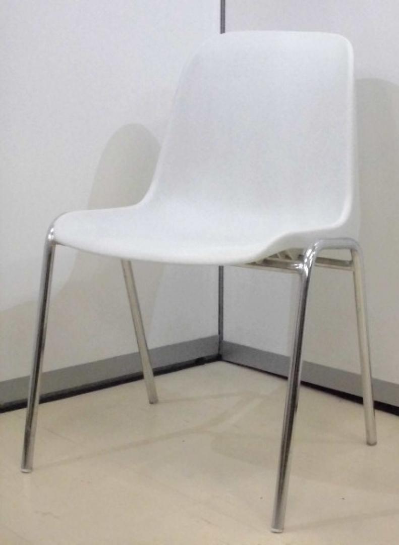 デザイン性が光るスタッキングチェア！オシャレなオフィス空間を演出！！
                        
                                    中古
            