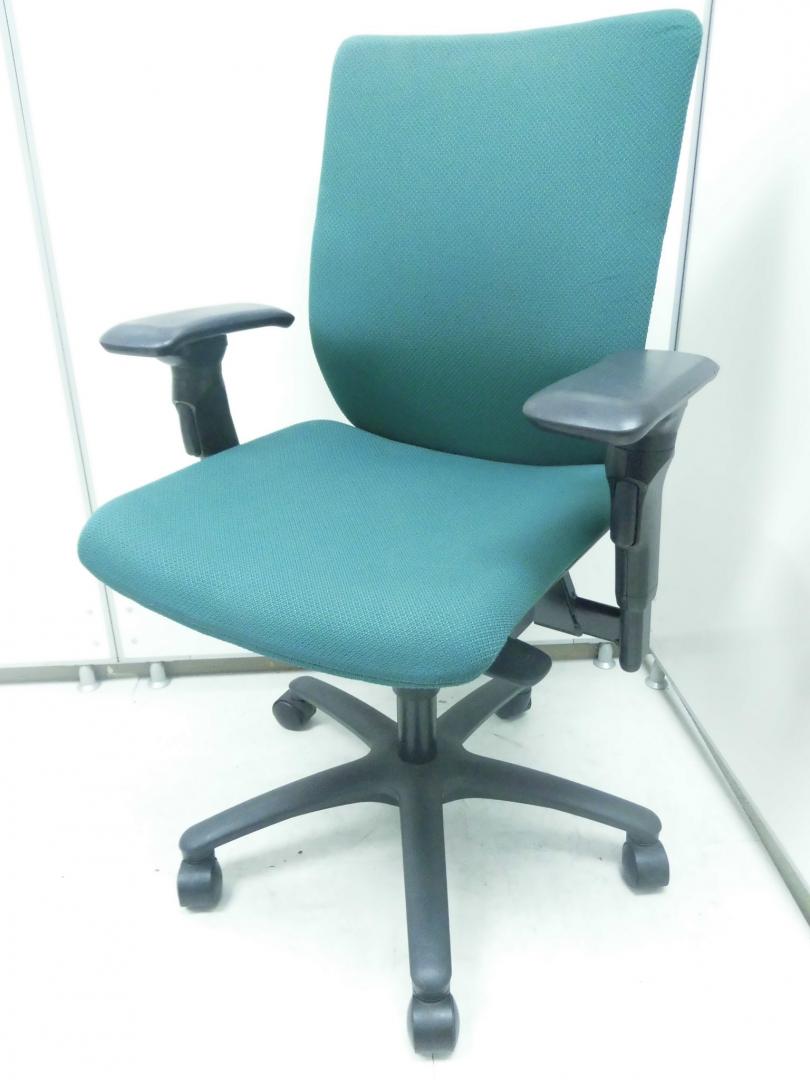 【残り1台】状態良好品が入荷しました!可動肘で、お好みの肘の高さも調整可能です。
                        アドフィット
                                    中古
            