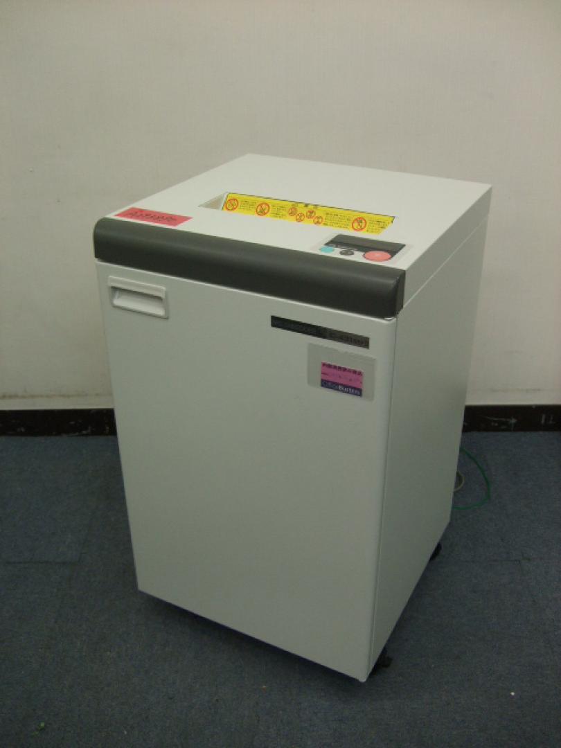 【世界基準のハイセキュリティ】個人情報の廃棄時に強力なシュレッダーです！【容量たっぷり！】
                        
                                    中古
            