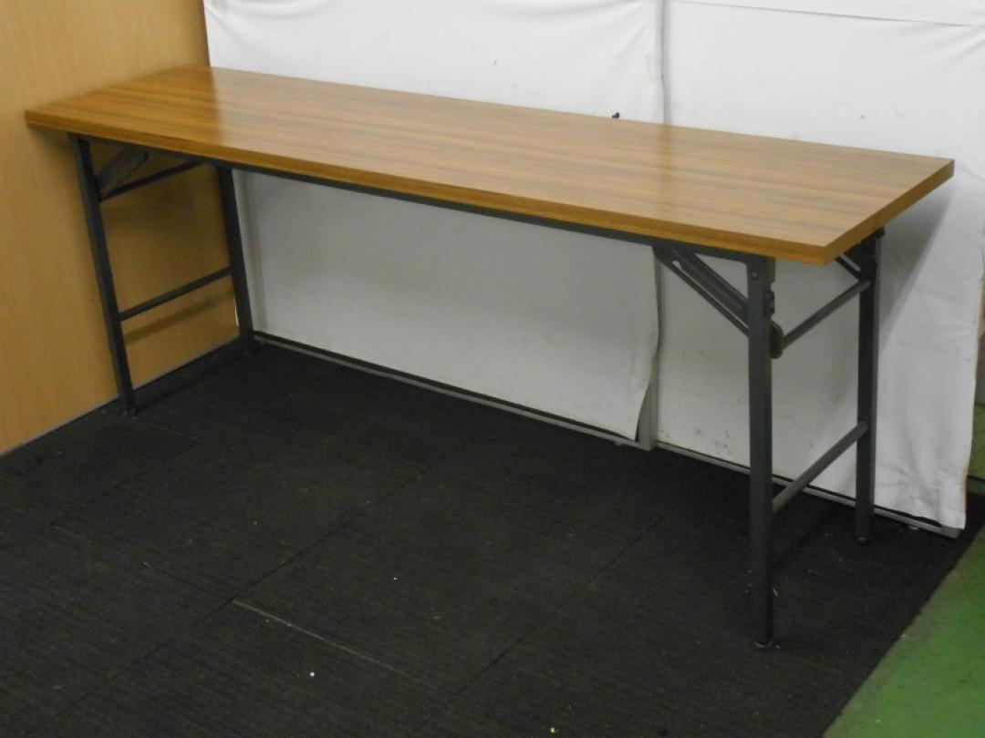 【一台限定価格】コクヨ製　幅1800　奥行450　折り畳みテーブル
                        
                                    中古
            