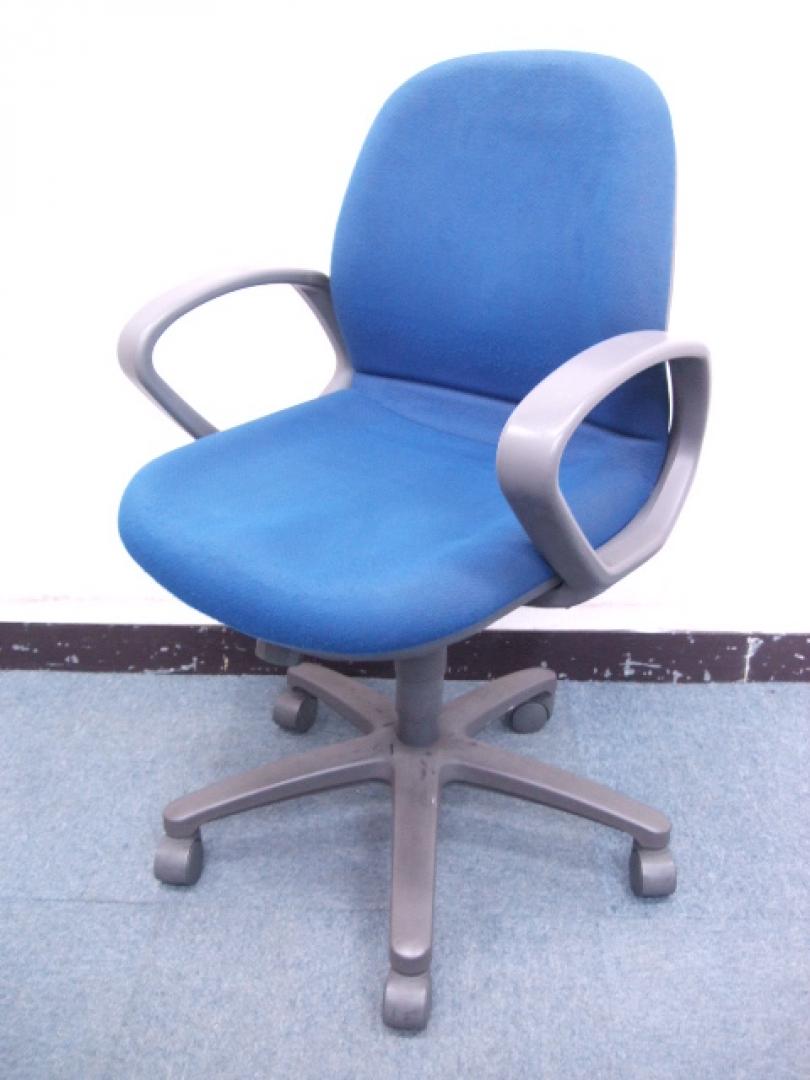【Theオフィスチェア！】座面のボリュームがしっかりサポート！！人気のブルーです！【肘付き】
                        ダイナフィット Ⅱ
                                    中古
            