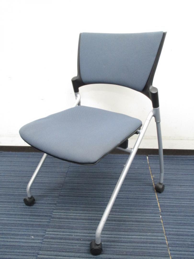 【１２脚揃います】マノスチェア｜平行スタッキング可能（ネスティング）
                        マノス
                                    中古
            