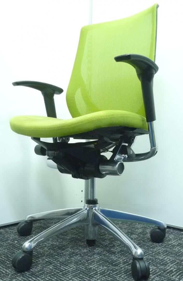 【バロンチェアの弟分！】スタイリッシュなデザイン■ピスタチオグリーンがオフィスを鮮やかに彩る■役員・上長様向け■背もたれメッシュ■ご自宅用にも是非！【高級チェア】xx
                        ゼファ（Zephyr）
                                    中古
            