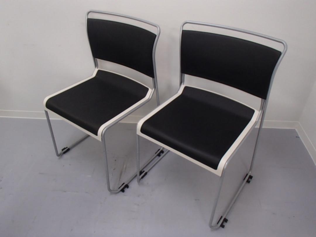 【祝！大阪・堺店オープン】｜スタッキングチェア【2脚セット】｜ブラック｜オーソドックスなデザインのスタッキングチェア。会議室、研修室などさまざまなシーンで活躍します! 
                        スタッキングチェア
                                    中古
            