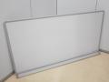 内田洋行製　ホワイトボード　壁掛け/無地/マーカートレイ付き
