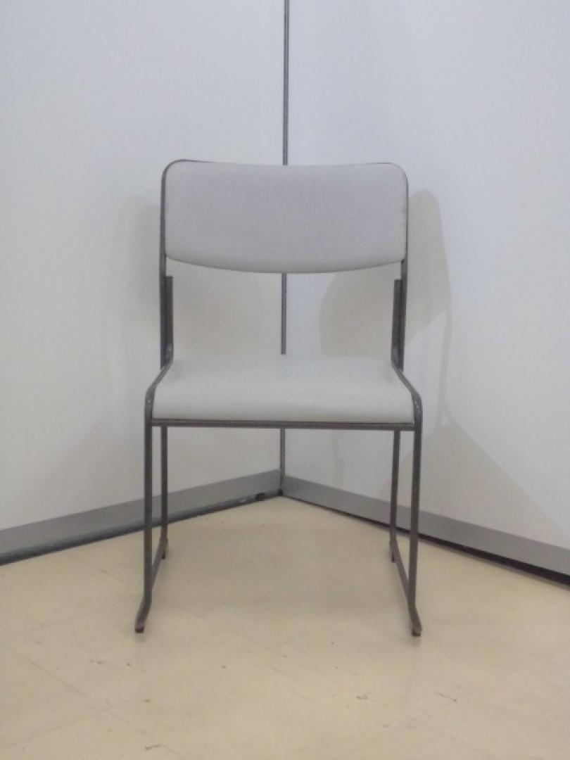 重ねて収納できるのでオフィスの省スペース化にオススメ！
                        MP-22
                                    中古
            