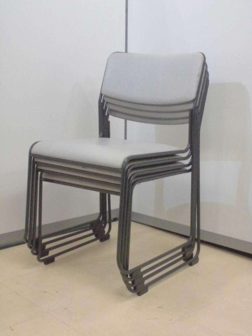 傷ありの為、特別価格！スタッキングチェアセット！！
                        MP-22
                                    中古
            