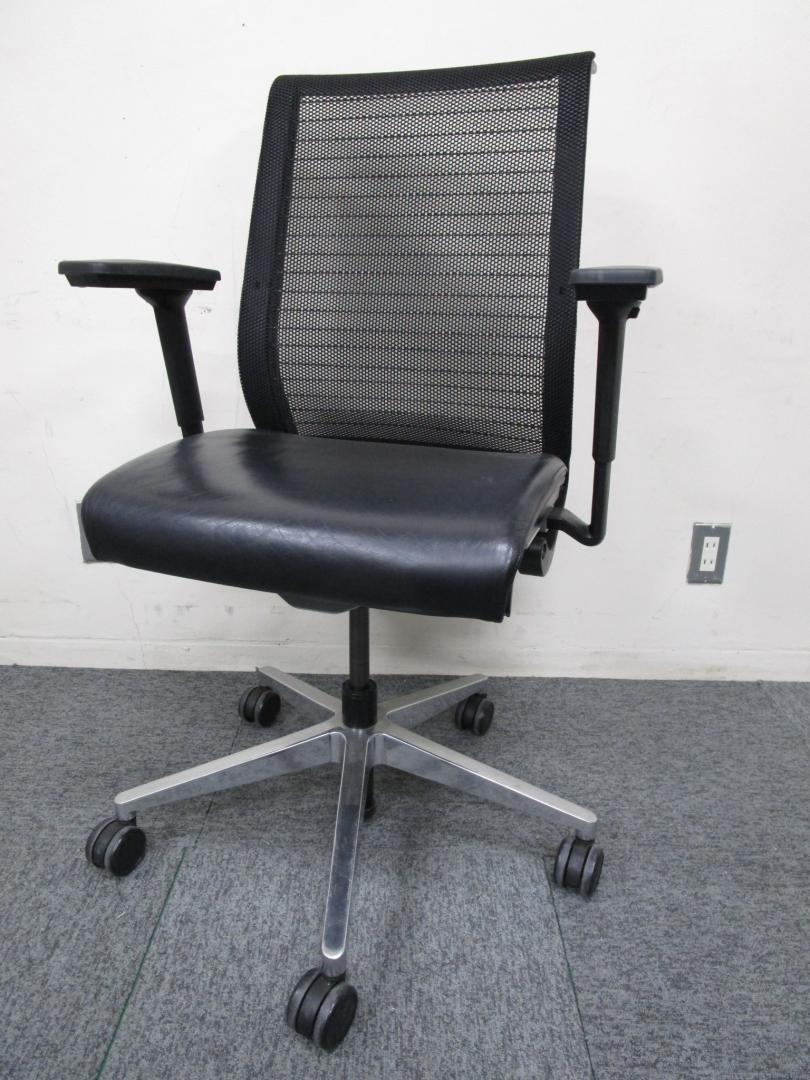 【高級チェア】steelcase製　Thinkチェア　座面のみ革張りタイプの入荷です【1点物】
                        Think®【シンク】
                                    中古
            
