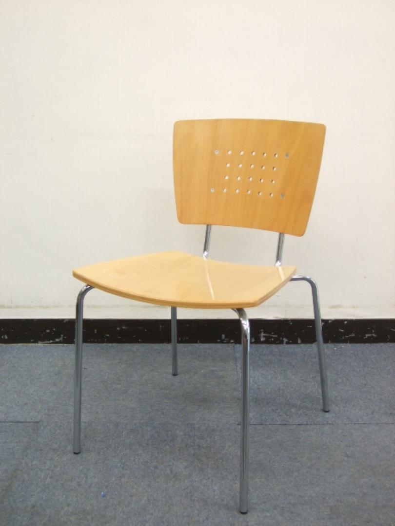 【木製チェアー】【ロット】シンプルにおしゃれな木製チェアです！【オススメ】
                        
                                    中古
            