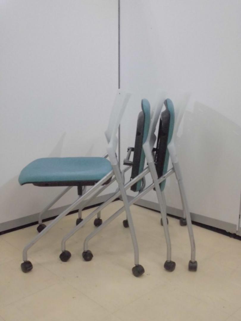 ３脚セットで！ネスティングチェアセット！！
                        
                                    中古
            