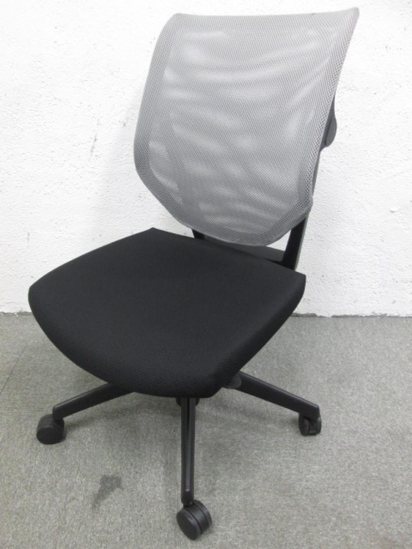 【メッシュチェア】【大量入荷】【プラス製　OA肘無しチェア　Performa（パフォーマ）グレー】
                        Performa（パフォーマ）
                                    中古
            