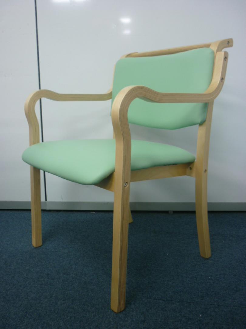 木製スタックチェア　お手入れらくらく　パステルグリーン 取手付 介護用としても使いやすいです。 【オフィス家具】
                        IKD-03
                                    新品
            