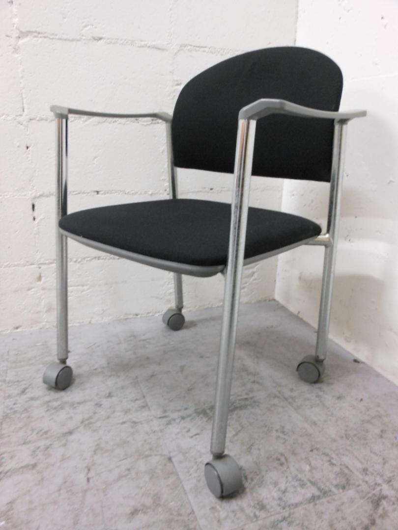 【大量入荷■ミーティングチェア】【急な増員で困ってる方おススメです】
                        
                                    中古
            