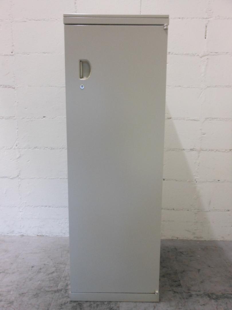 このサイズ探してました！オフィスの隙間へズドン！
                        SA
                                    中古
            