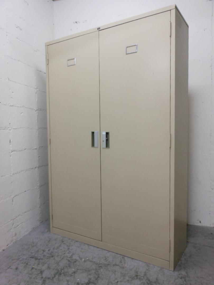 【激レア】大容量マップケース！地図保管にも有効活用可能！【36本ケース収納できます】
                        
                                    中古
            