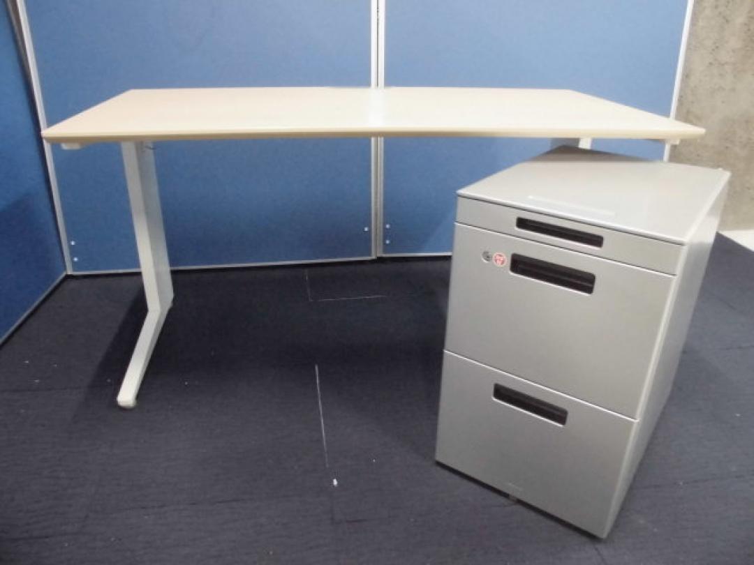 【セット商品】お洒落な平机とワゴンセット！これで書類整理も可能ですよ！
                        プロユニット
                                    中古
            