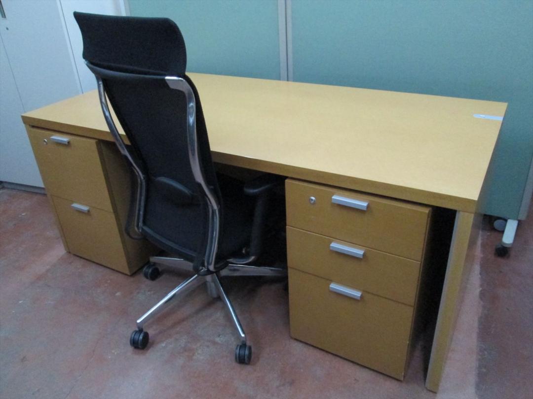 コクヨ製　究極のエグゼクティブセット　
                        マネージメントN650、フォスター
                                    中古
            