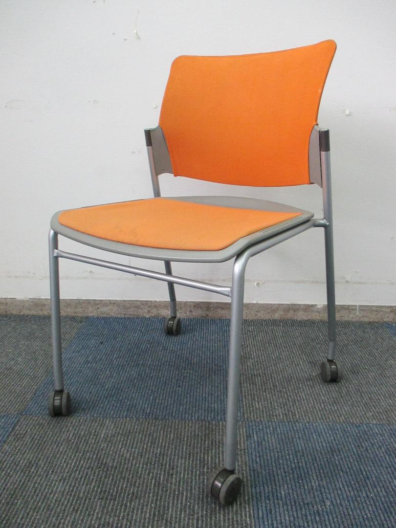 【残り1脚の為お安く】オカムラ製　ミーティングチェア【会議用に】
                        
                                    中古
            