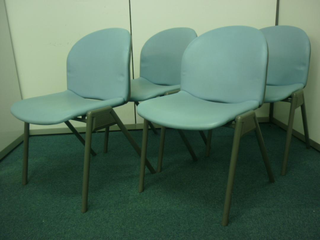 【４脚セットでお得】■鮮やかで品のあるブルー■仙台店限定入荷事務用品
                        
                                    中古
            