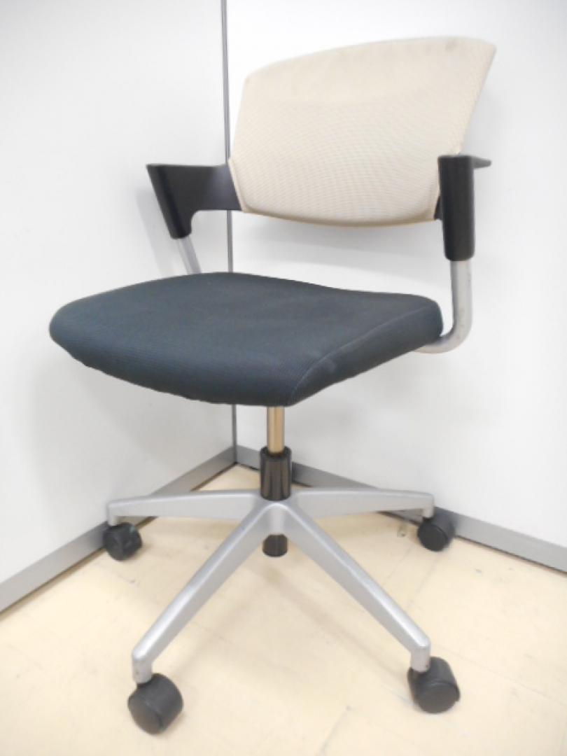 【会議用チェア】コクヨ製　ミーティングチェア　プロッティシリーズ
                        プロッティ
                                    中古
            