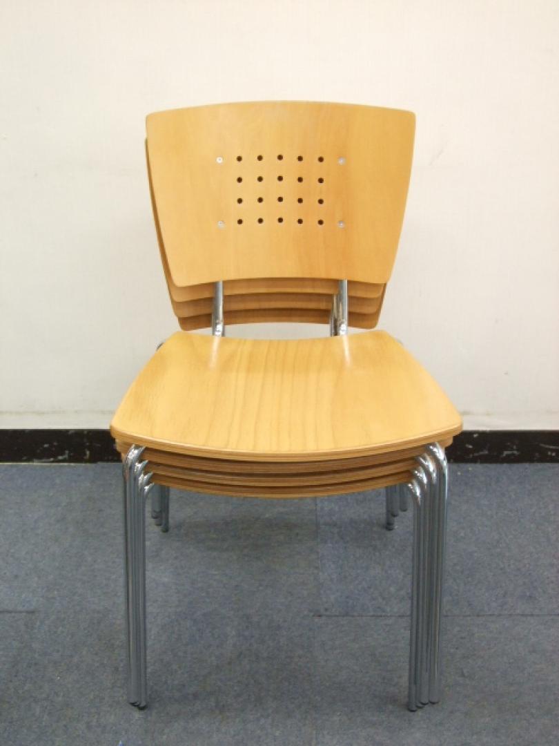 【木製チェア】【スタッキング】木製ならではの色味がございます。セットでお得に！！【4脚セット】
                        木製チェア
                                    中古
            