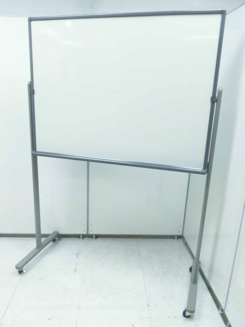【1台入荷】コクヨ製ホワイトボード　何かと便利なキャスター付き
                        
                                    中古
            