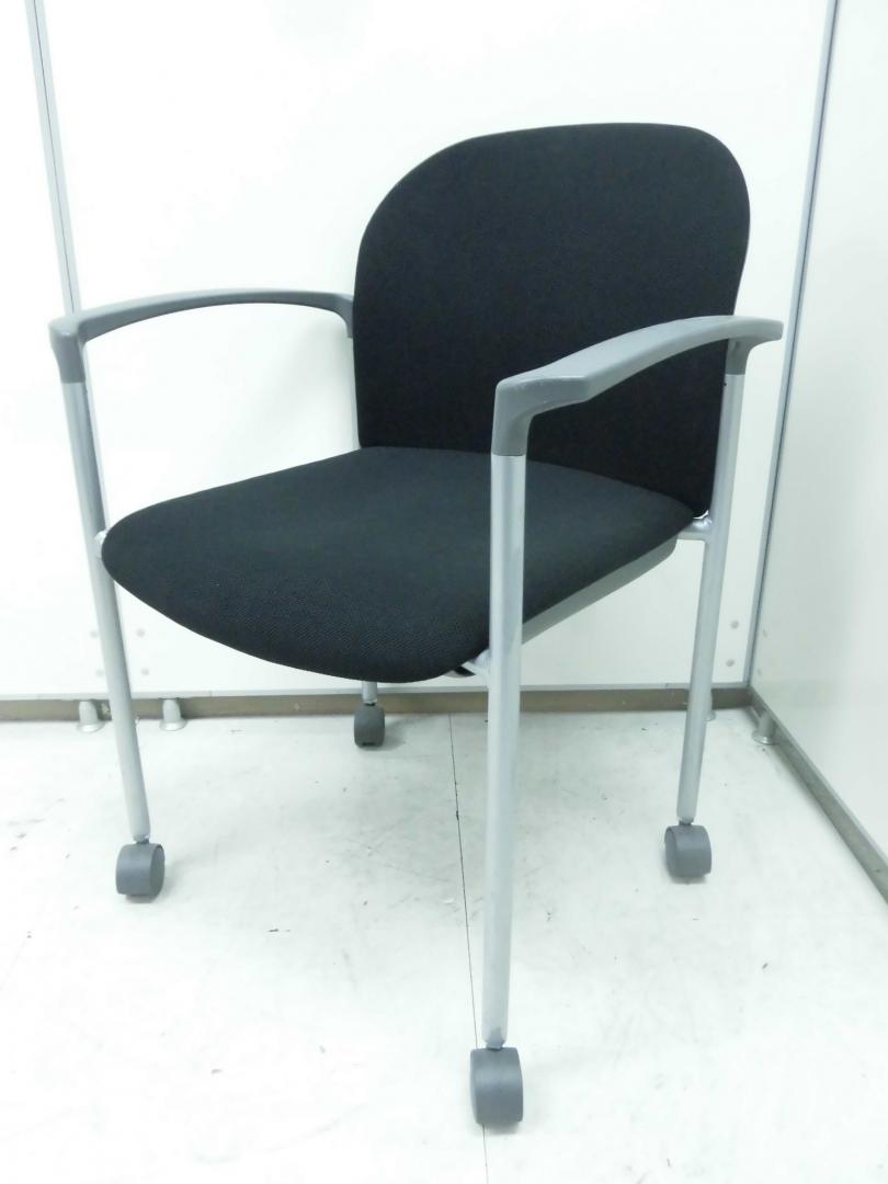 【1脚限り】スタッキングチェア美品　特別価格でご提供
                        
                                    中古
            