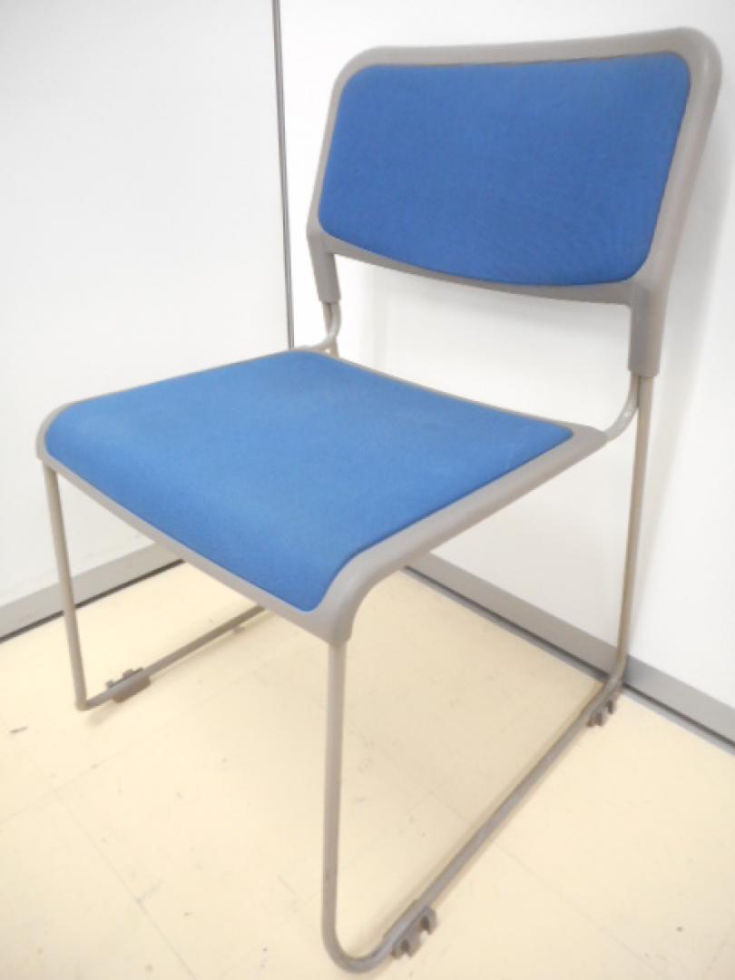 【会議用チェア】内田洋行製　スタッキングチェア　ブルー｜
                        
                                    中古
            