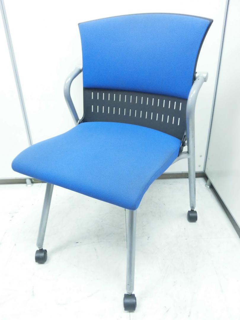 【6脚入荷】イトーキ製ネスティングチェア　おしゃれなデザイン
                        
                                    中古
            