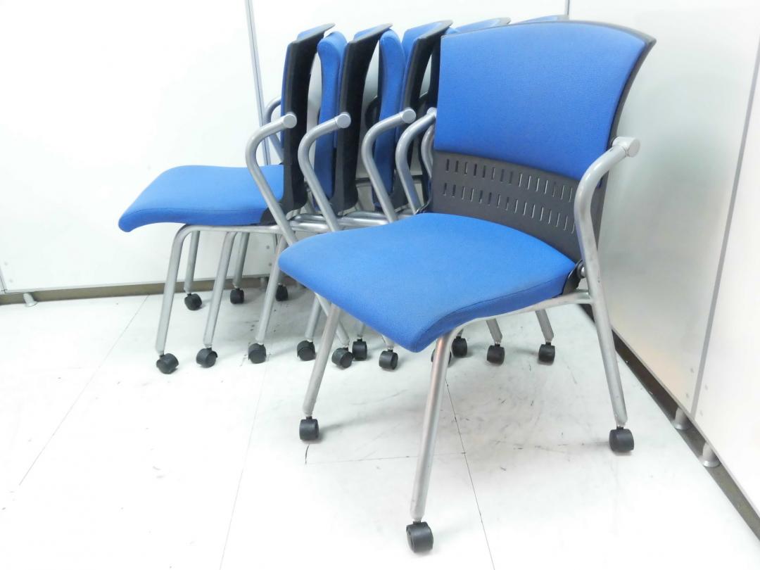 【限定1セット】まとめて購入でお得！おしゃれなイトーキ製ネスティングチェア6脚セット
                        
                                    中古
            