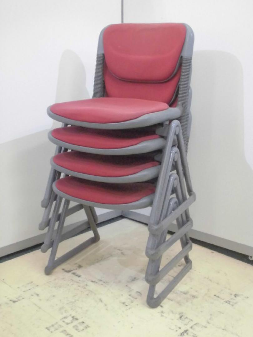 お得な4脚セットです！クッション深めで、座り心地バツグン！
                        バーテブラチェア
                                    中古
            