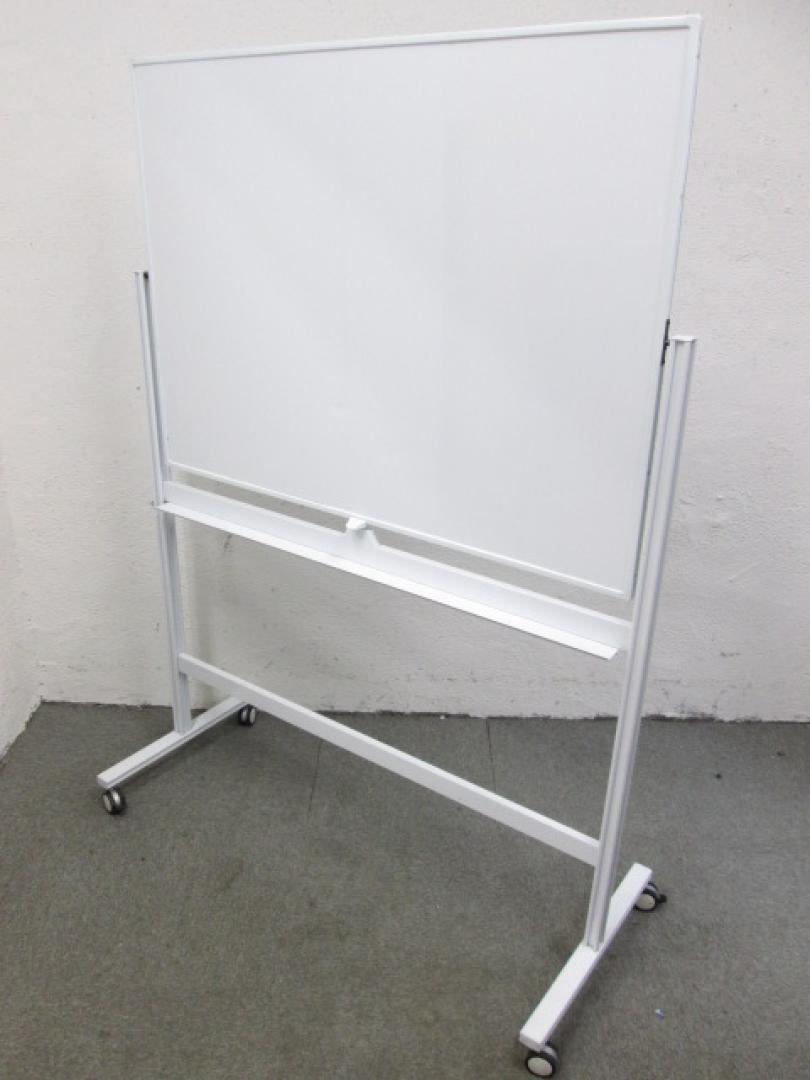 ホワイトボード脚付片面タイプ　コンパクトな幅1290㎜仕様
                        
                                    中古
            