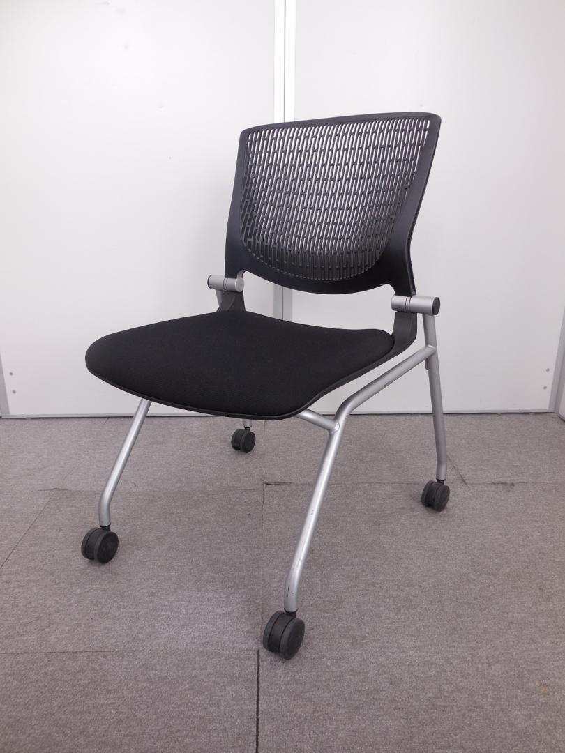 【状態良好】ワンランク上のミーティングチェアとして■厚みのあるシートで柔らかな座り心地を実現■ネスティングタイプ
                        グラータ
                                    中古
            