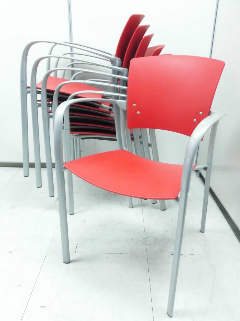 【2セット限定】スチールケース製スタッキングチェアの6脚セット　おしゃれ空間の出来上がり
                        ENEA
                                    中古
            