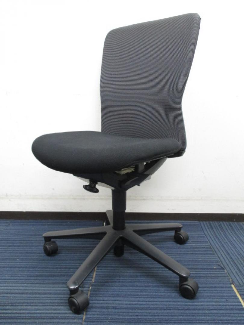 ■落ち着いた色合いのルディオチェア ■ハイバックタイプ 背もたれ固定機能搭載【クリーニング済み】
                        ルディオ
                                    中古
            