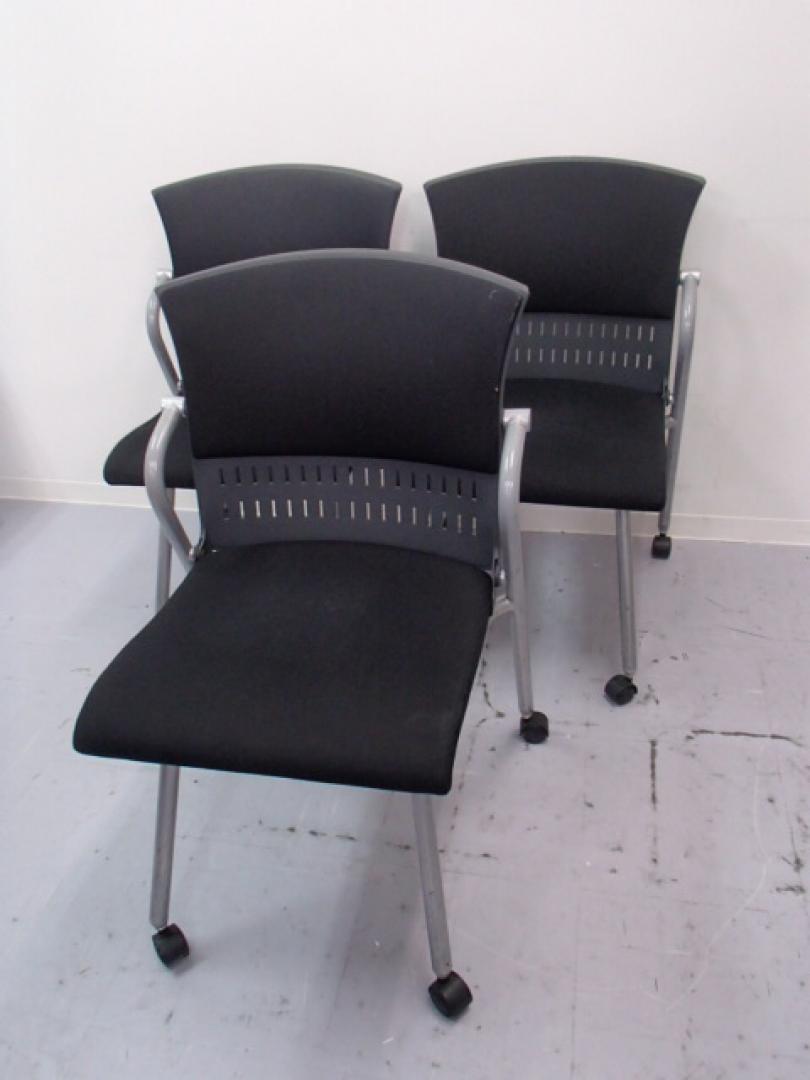 【祝！大阪・堺店オープン】｜ミーティングチェア｜3脚セット　ブラック色｜キャスター付きで移動に便利で会議や研修に最適！【セット商品】 
                        
                                    中古
            