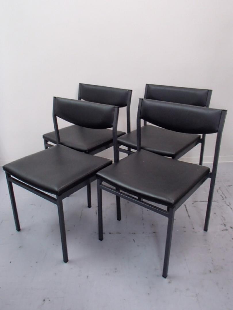 【祝！大阪・堺店オープン】｜ミーティングチェア　コクヨ製　4脚セット｜ブラック色　美品｜モダンかつ落ち着きのあるデザイン！【セット商品】 
                        
                                    中古
            