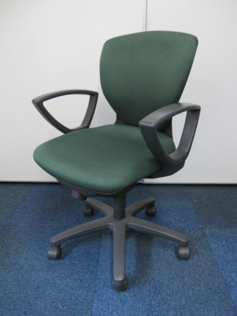 【オフィスチェア】ジオナード　固定肘　ローバック　【事務イス】
                        ジオナード
                                    中古
            