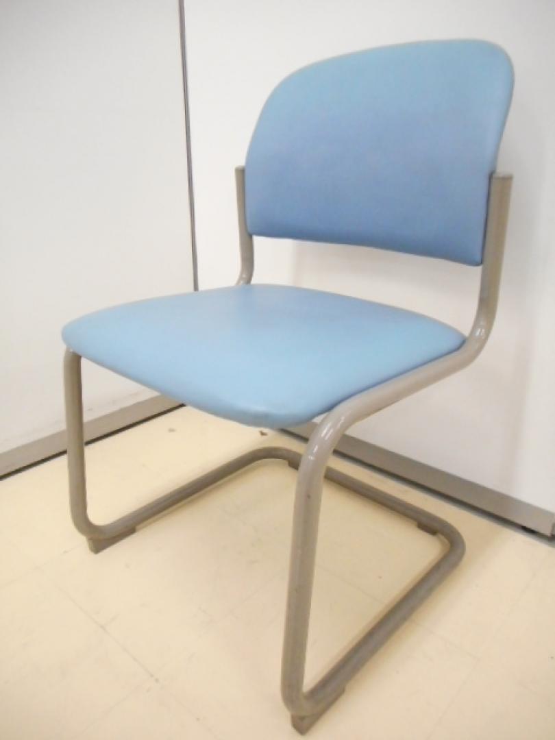 【会議用定番チェア】ミーティングチェア■ブルー・ビニール生地｜ブルー
                        
                                    中古
            