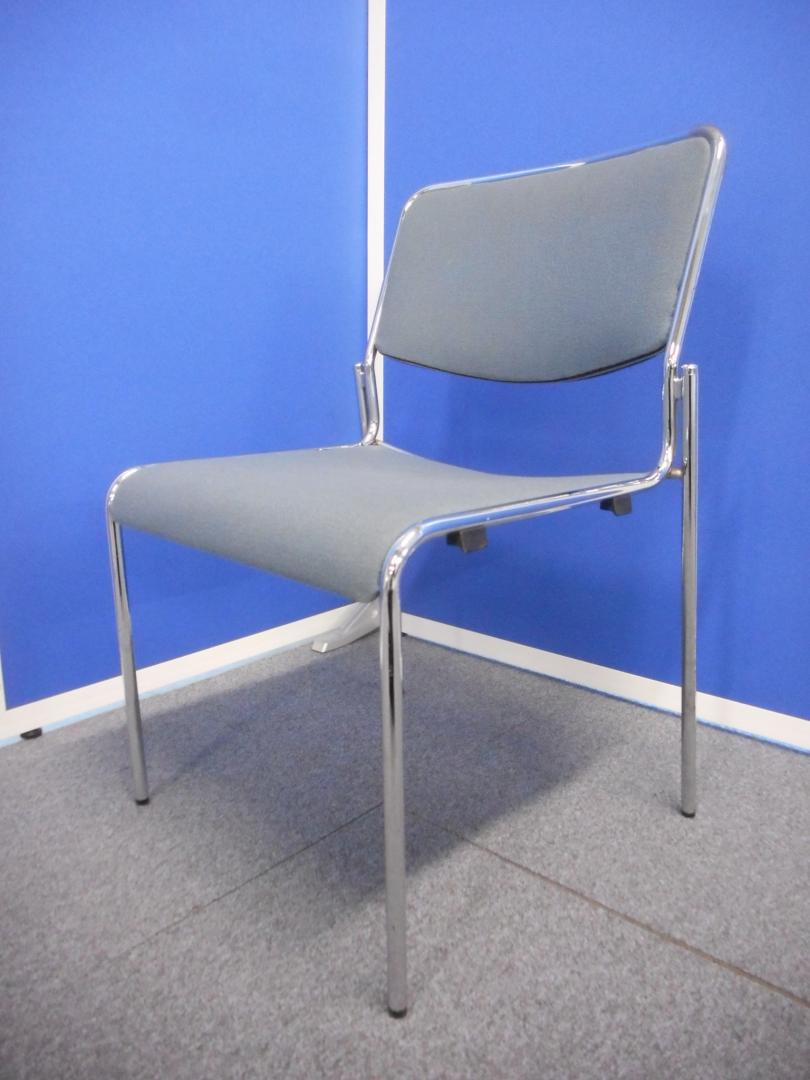 四つ脚ミーティングチェアの入荷です！テーブルと合わせていかがですか？
                        
                                    中古
            